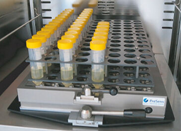 ITR iTube96Reader for optical pH measurement in culture tubes inside incubator