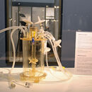 Bioreaktor mit optischen O2 und pH Sensor Spots ausgestellt im Deutschen Museum (Foto: Deutsches Museum)