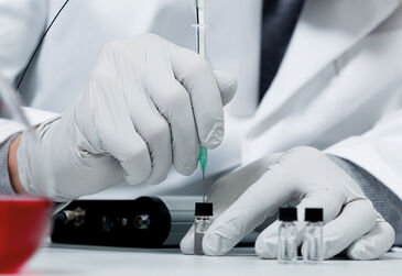 Measurement in pharmaceutical vial with needle-type O2 microsensor